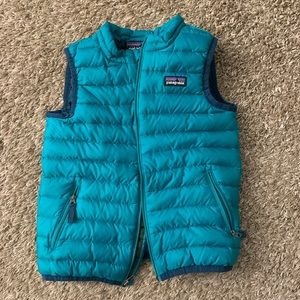 Toddler 5t Patagonia teal vest. Excellent used condition.